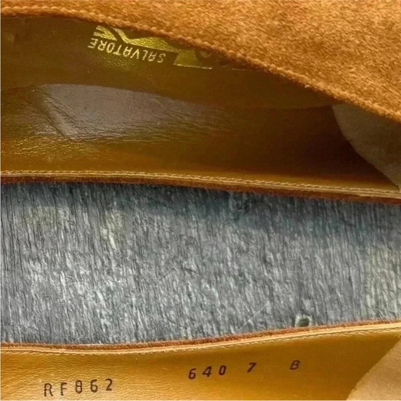 Vintage Salvatore Ferragamo Suede Kitten Heels Size 7 In Cognac - Picture 6 of 10